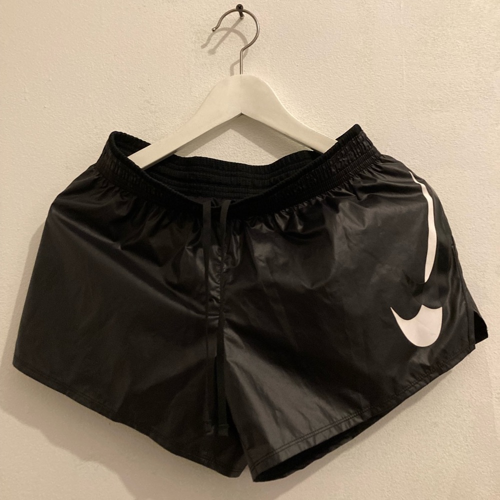 NIKE swoosh short Sz M